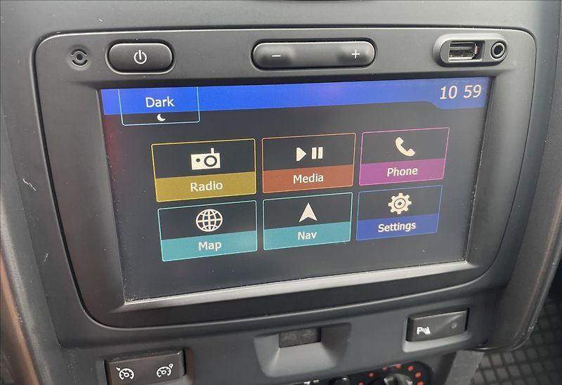 Dacia Duster 1,5 DCi,80kW,STK 8/28 - fotka 16 z 23