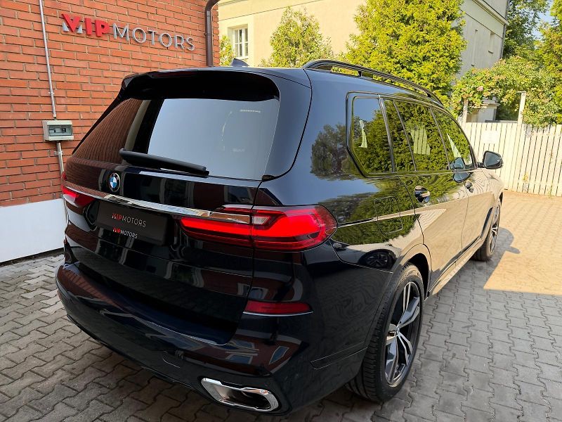 BMW X7 40xD-INDIVID-MASÁŽE-R21-B&W-ČR - fotka 6 z 40