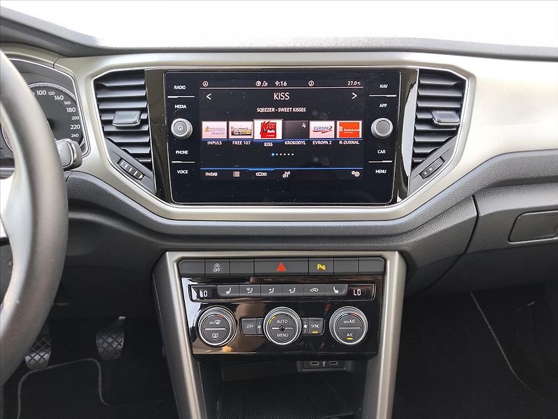 Volkswagen T-Roc 1,5   1,5TSI 110Kw - fotka 9 z 31