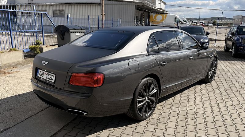 Bentley Flying Spur (2016) 6.0 W12,630PS-335KM/HOD,KRÁSNÝ - fotka 45 z 55