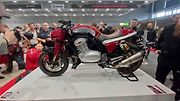 Jawa 1000 Twin byla jednou z hlavních hvězd brněnského Motosalonu.