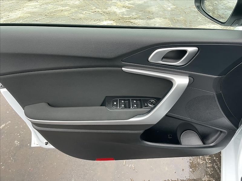 Kia Ceed 1,0 T-GDI SW Fresh PDC+AC - fotka 14 z 21