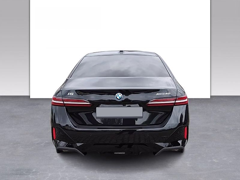 BMW i5 xDrive40 M-Sport HuD 360 Venti - fotka 7 z 20