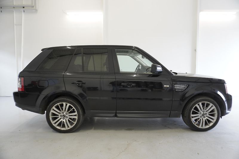 Land Rover Range Rover Sport 3,0 TDV6 4WD AUTOMAT - fotka 4 z 39