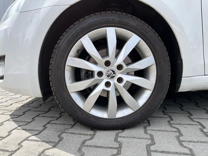 Škoda Octavia Combi 1.6 TDI Ambition - fotka 31 z 31