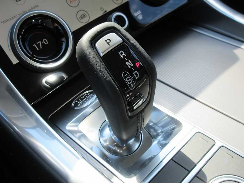 Land Rover Range Rover Sport 3,0 SDV6 HSE D250 4x4 aut. - fotka 31 z 46