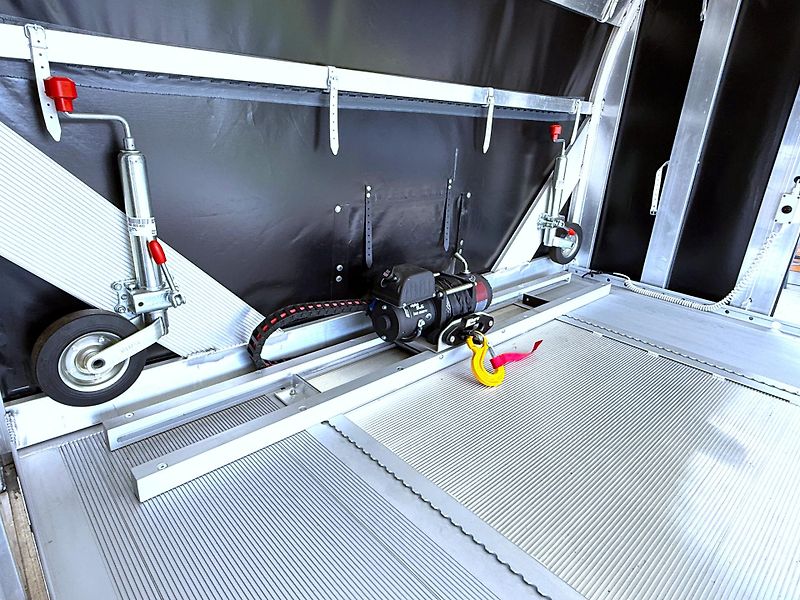 Z-Trailer (2026) AT 3.35-22/53 SWX, 530x220x182 - fotka 40 z 52