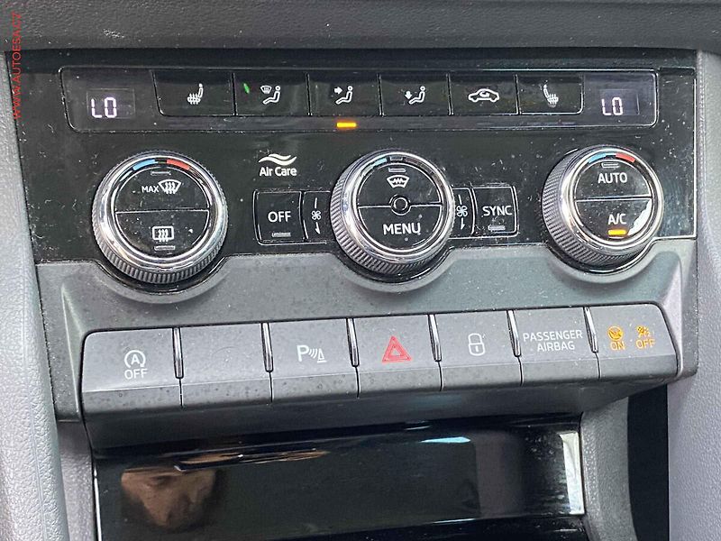 Škoda Karoq (2023) 2.0 TDi, TOUR, DSG, TZ, navi - fotka 16 z 20
