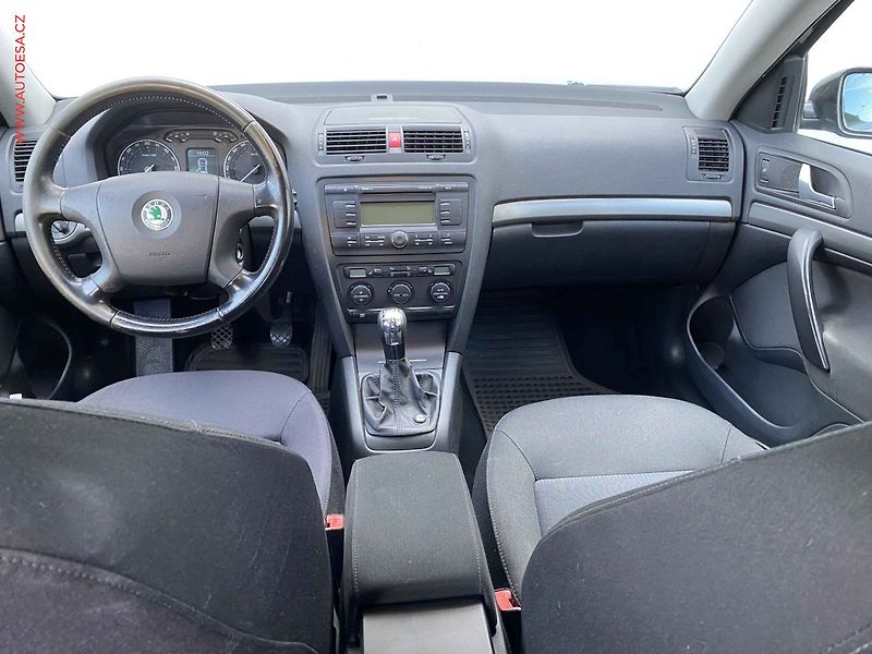 Škoda Octavia (2008) 2.0TDi, ČR, ČR, výhř.sed. - fotka 8 z 17