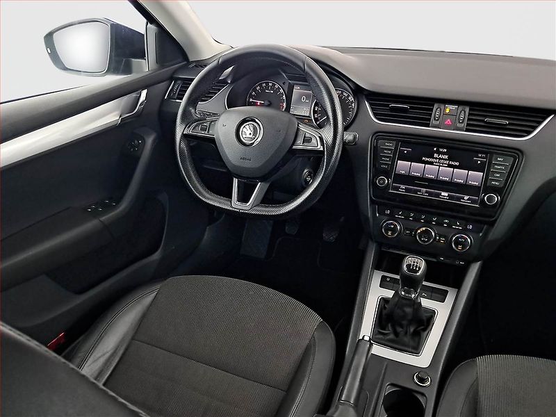 Škoda Octavia (2015) Elegance 2.0 TDI, Serv.kniha - fotka 7 z 17