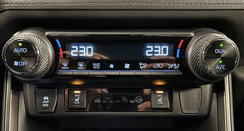 Toyota RAV4 2,5 Hybrid AT AWD GR SPORT Sky - fotka 10 z 23