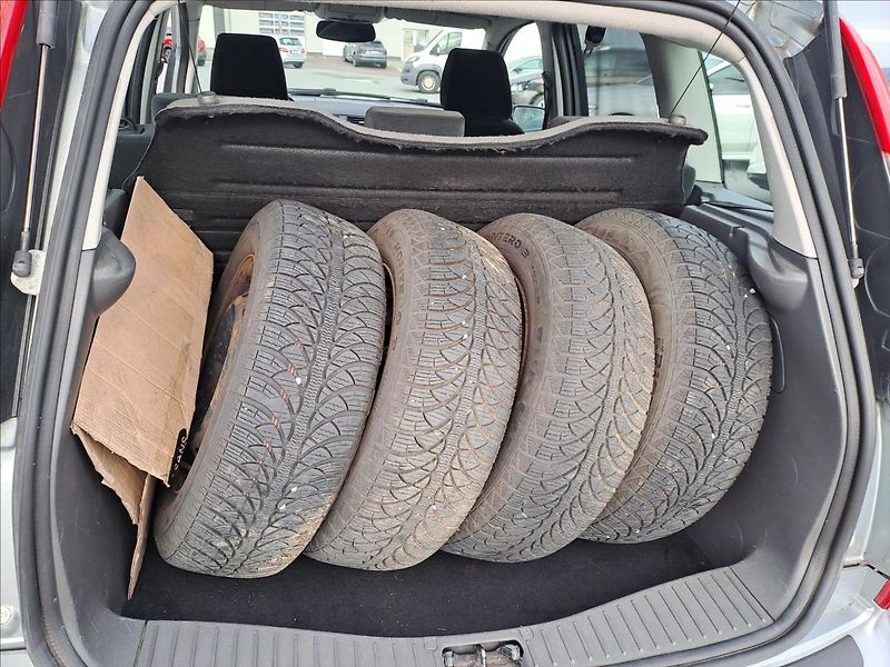 Ford C-MAX 1,6 i GHIA - fotka 14 z 14