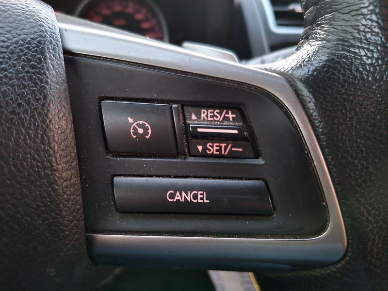 Subaru Forester 2.0 benzin  Rezervace - fotka 34 z 43
