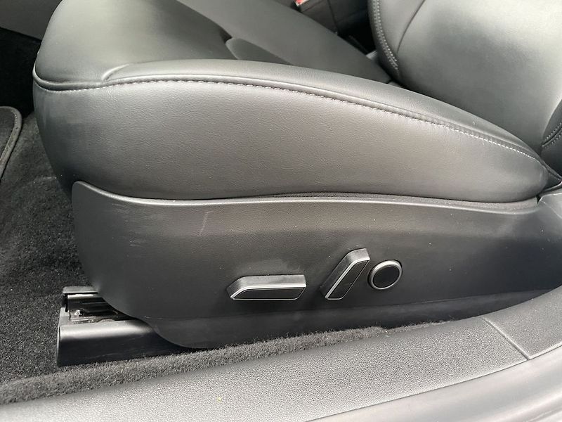 Tesla Model 3 Standart Range Plus LFP - fotka 13 z 40
