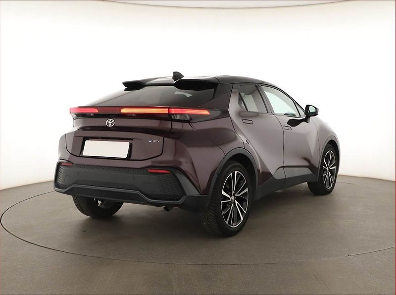 Toyota C-HR (2024) 1.8 Hybrid - fotka 5 z 20