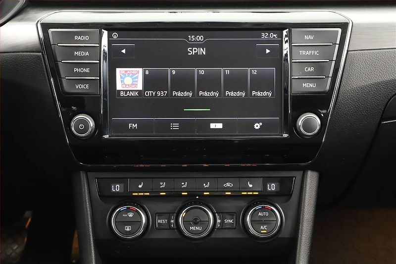 Škoda Superb (2016) Style 2.0 TDI, Navi, Bi-Xenony - fotka 14 z 19