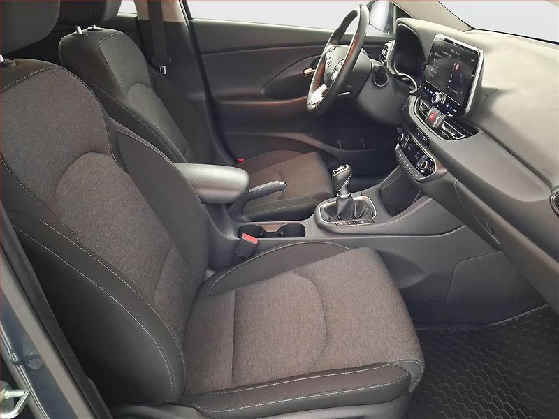 Hyundai i30 (2023) 1.5 T-GDI MHEV, ČR,1.maj - fotka 9 z 19