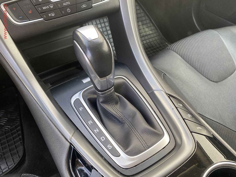 Ford Mondeo (2016) 2.0 TDCi, AT, LED, navi - fotka 16 z 19