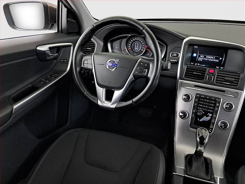 Volvo XC60 (2016) D4, 4X4, Automat, Serv.kniha - fotka 7 z 24