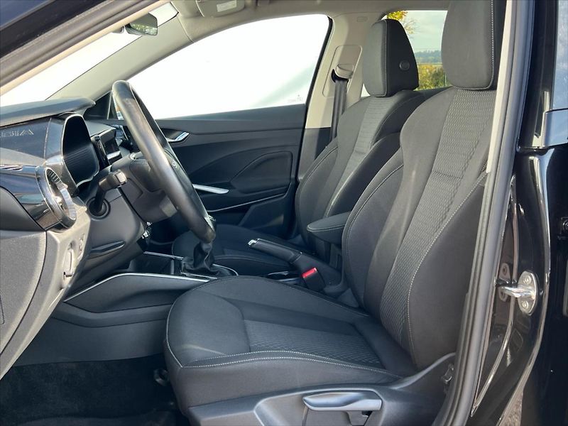 Škoda Fabia 1,0 TSi 85kW TOP SELECTION  IV - fotka 11 z 24