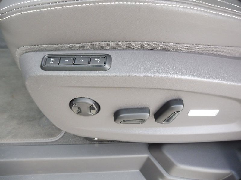 Volkswagen Multivan (2025) Style 1,5 TSI PHEV 180kW DSG 4 - fotka 20 z 31