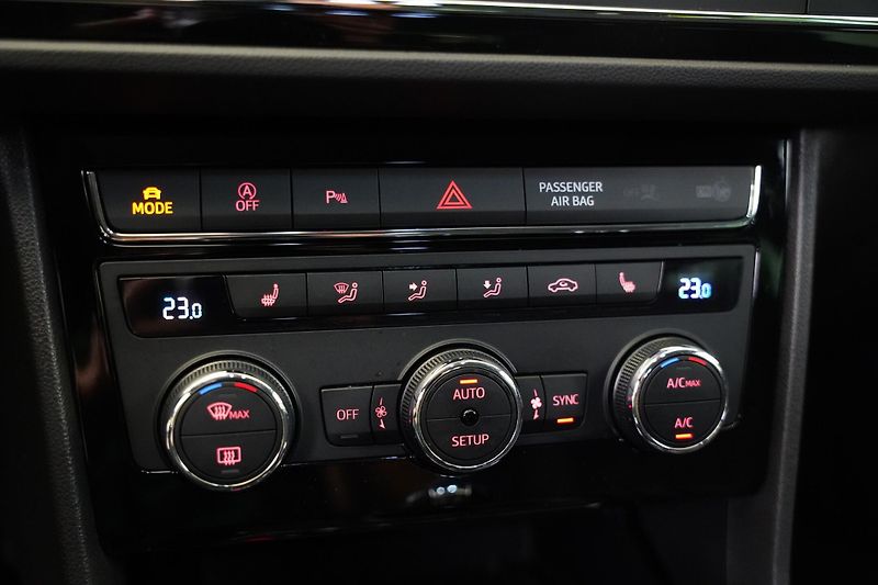 Seat Leon - fotka 23 z 27