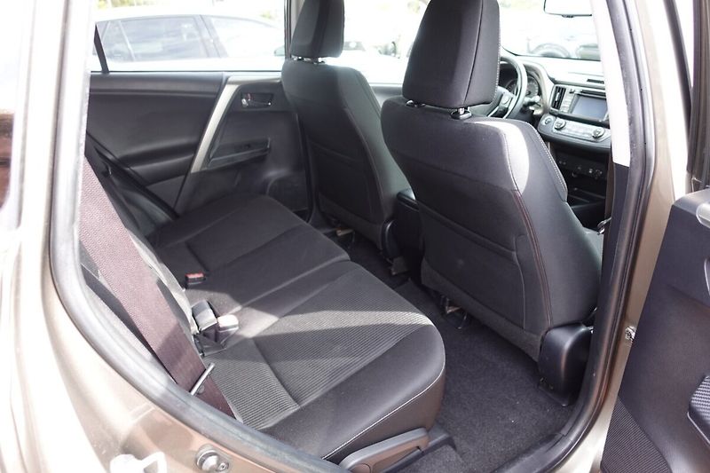 Toyota RAV4 2.0 VVTi Multidrive S  Active - fotka 12 z 33