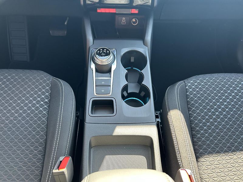 Ford Kuga Top Edition 2.5 HEV 132 kW - fotka 15 z 37