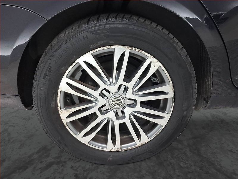 Volkswagen Golf (2010) 1.6 TDI, po STK, Tažné - fotka 15 z 18