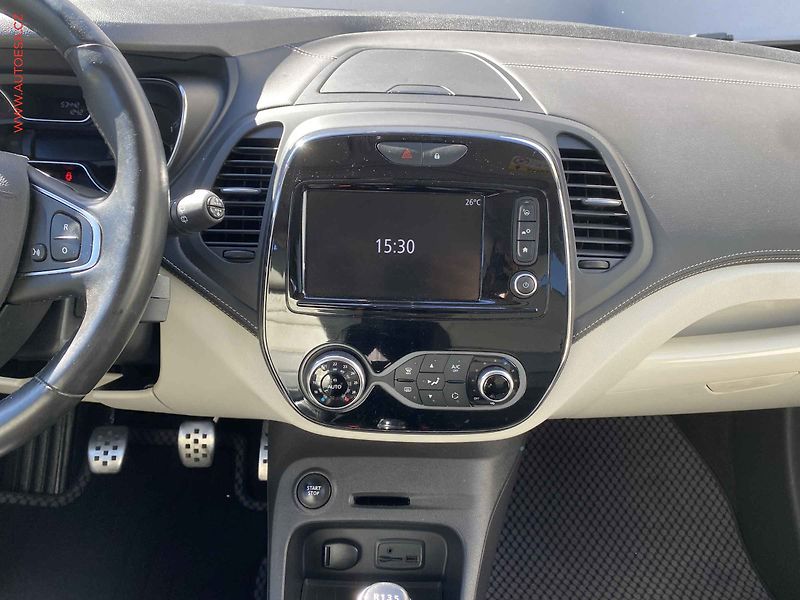 Renault Captur (2017) 1.2 TCe, Initiale Paris, LED - fotka 12 z 17