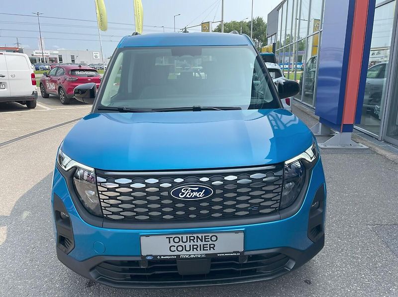 Ford Tourneo Courier Titanium, Tourneo, 43 kWh Elek - fotka 2 z 24