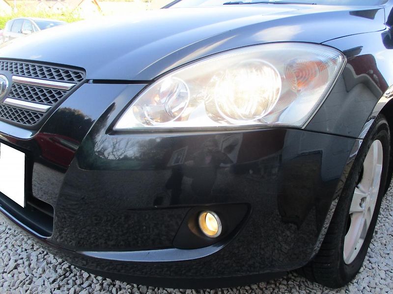 Kia Ceed 1.6 CRDi 16V - fotka 28 z 30