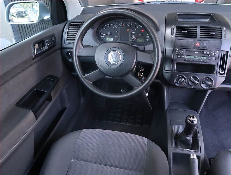 Volkswagen Polo (2003) 1.2, po STK, pěkný stav - fotka 7 z 14
