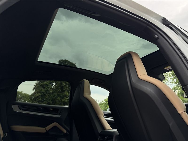 Porsche Cayenne Coupe E3 II Sport Chrono Vzduc - fotka 32 z 34