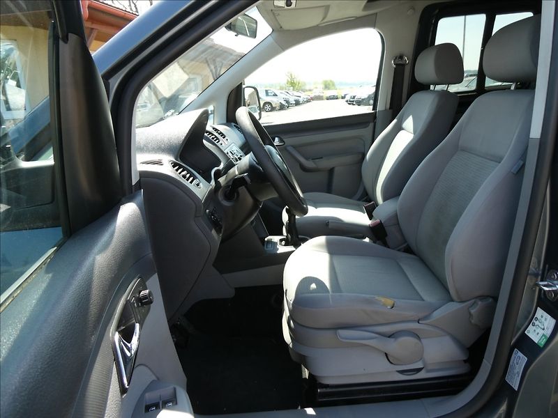 Volkswagen Caddy 1,9 TDi Life 5.míst,klimatizac - fotka 12 z 33