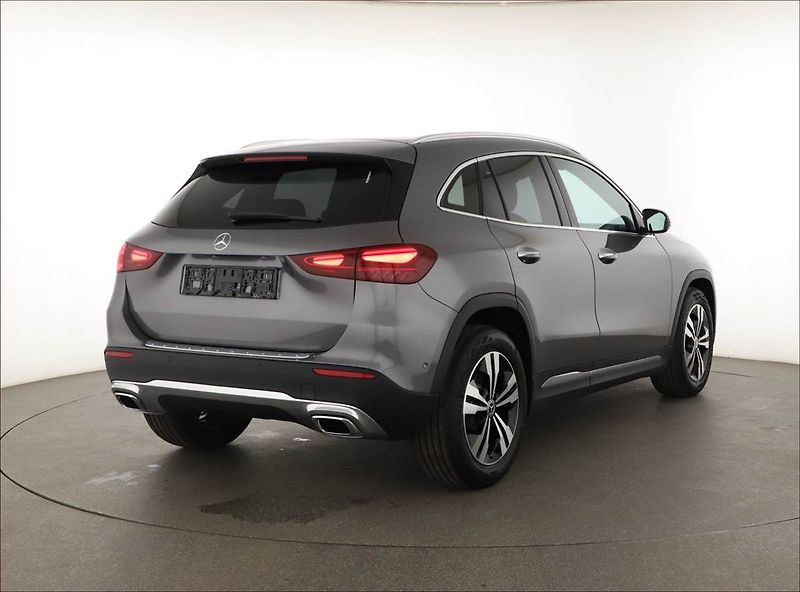 Mercedes-Benz GLA (2025) 200 - fotka 5 z 22