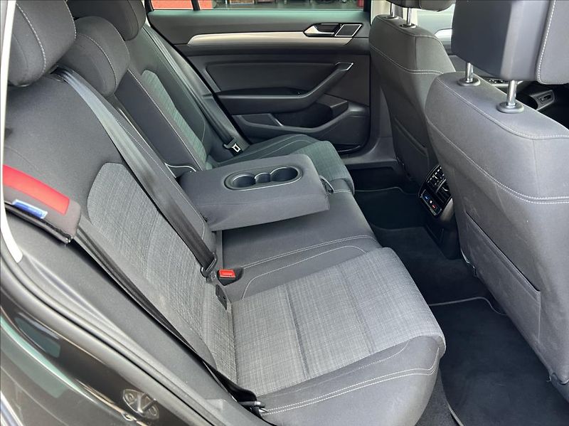 Volkswagen Passat 2,0 TDi Bussines DSG záruka - fotka 17 z 31