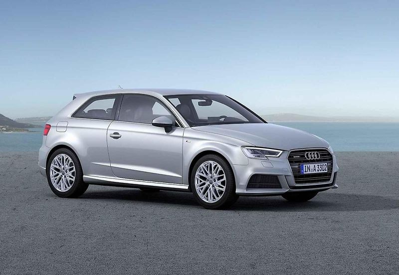Autosalony ojetých aut Škoda jsou dnes často k nerozeznání od těch, kde se prodávají nová auta