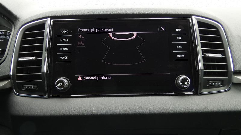 Škoda Karoq 1,5 TSI 110 kW Ambition - fotka 16 z 23