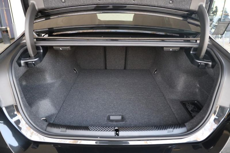 BMW i5 M60 xDrive sedan - fotka 8 z 17