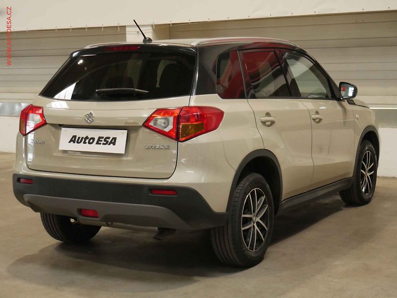 Suzuki Vitara (2016) 1.6 DDIS, Navi, AC - fotka 6 z 20