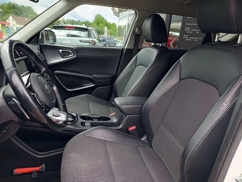 Kia e-Soul (2020) 150 kw - baterie 64 kwh - fotka 11 z 16