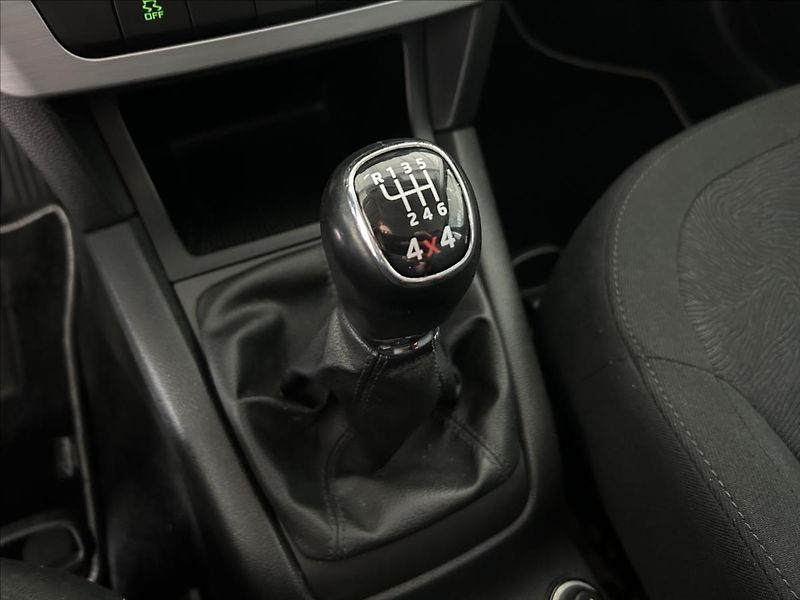 Škoda Yeti 2,0   TDI,4x4,1.MAJITEL,SERVIS - fotka 16 z 21