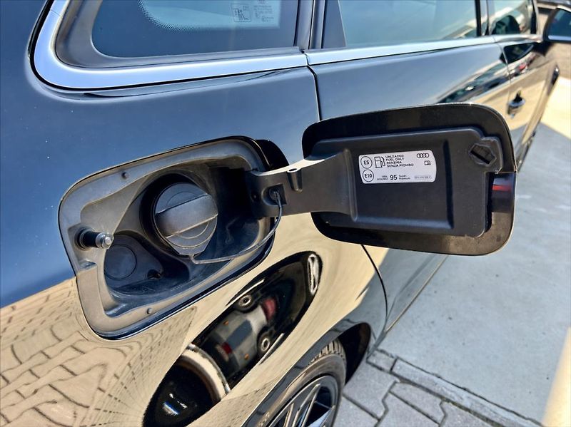 Audi A3 35 TFSi  LED  KLIMA  110kw - fotka 16 z 41