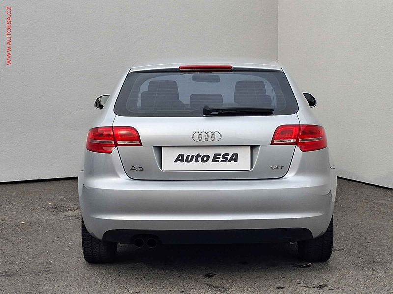 Audi A3 (2009) 1.4 TFSi, Attraction, AC - fotka 5 z 14