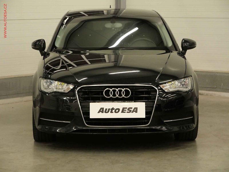 Audi A3 (2014) 2.0TDi, LED, navi, park.asist - fotka 2 z 23