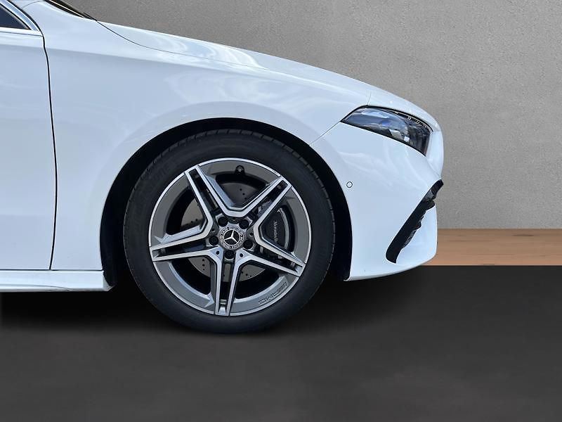 Mercedes-Benz Třídy A A-Třída 220 d sedan AMG Stylin - fotka 9 z 21