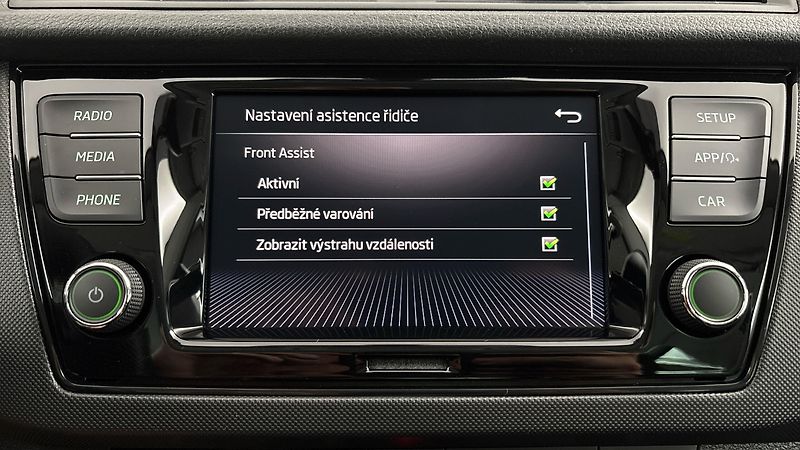Škoda Fabia 1.0 TSI Black Combi - fotka 23 z 23