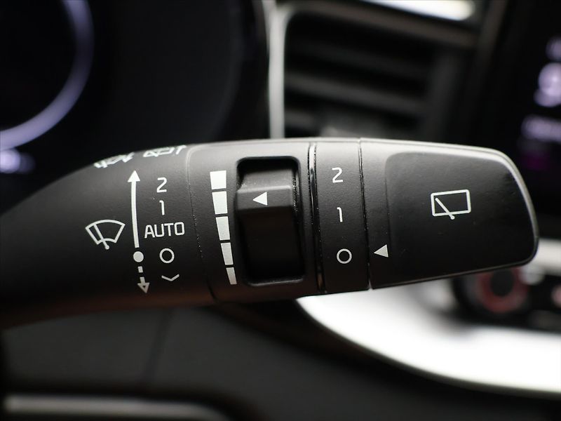 Kia ProCeed 1,6 T-GDI 150kW GT DCT DPH - fotka 21 z 34