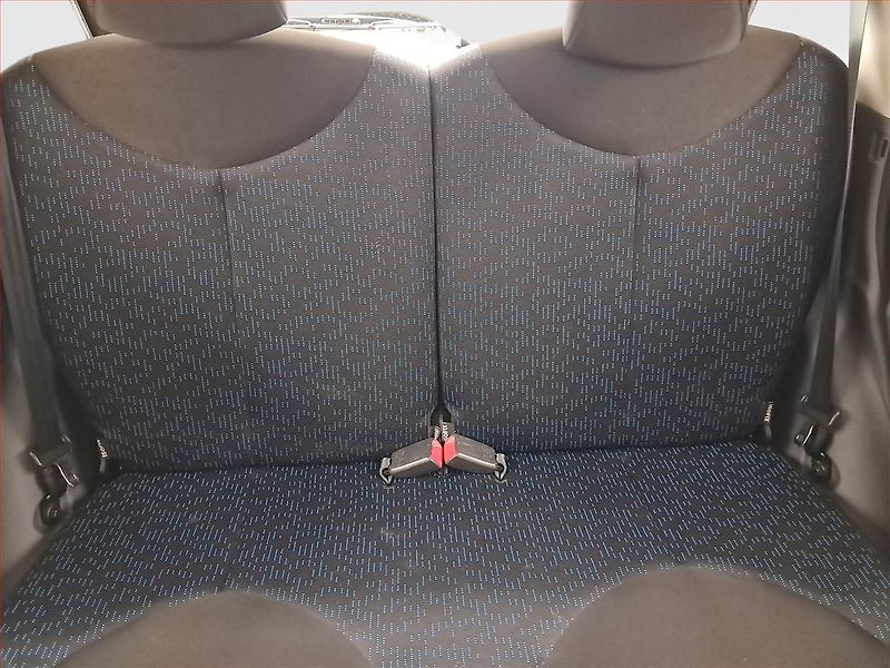 Peugeot 107 (2011) 1.0, nová STK, jezdí dobře - fotka 10 z 13